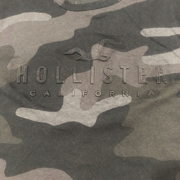 Hollister Gray Camo Embossed S/S Tee size S - Picture 1 of 7